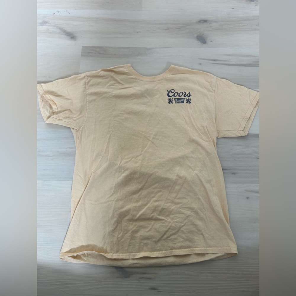 Yellow coors banquet t-shirt. Size large